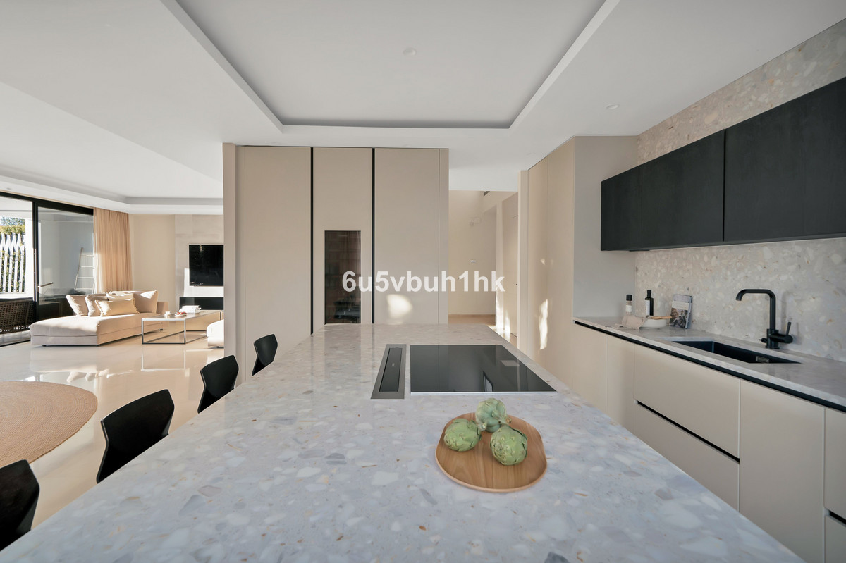 Se vende Villa - Chalet de 6 dormitorios en Costa Del Sol, Málaga, España