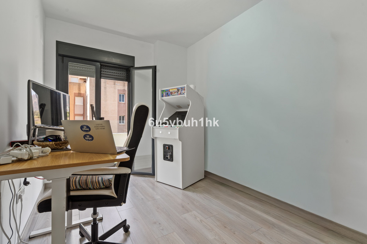 4 Bed Apartment for sale in Estepona Costa Del Sol, Málaga, Spain