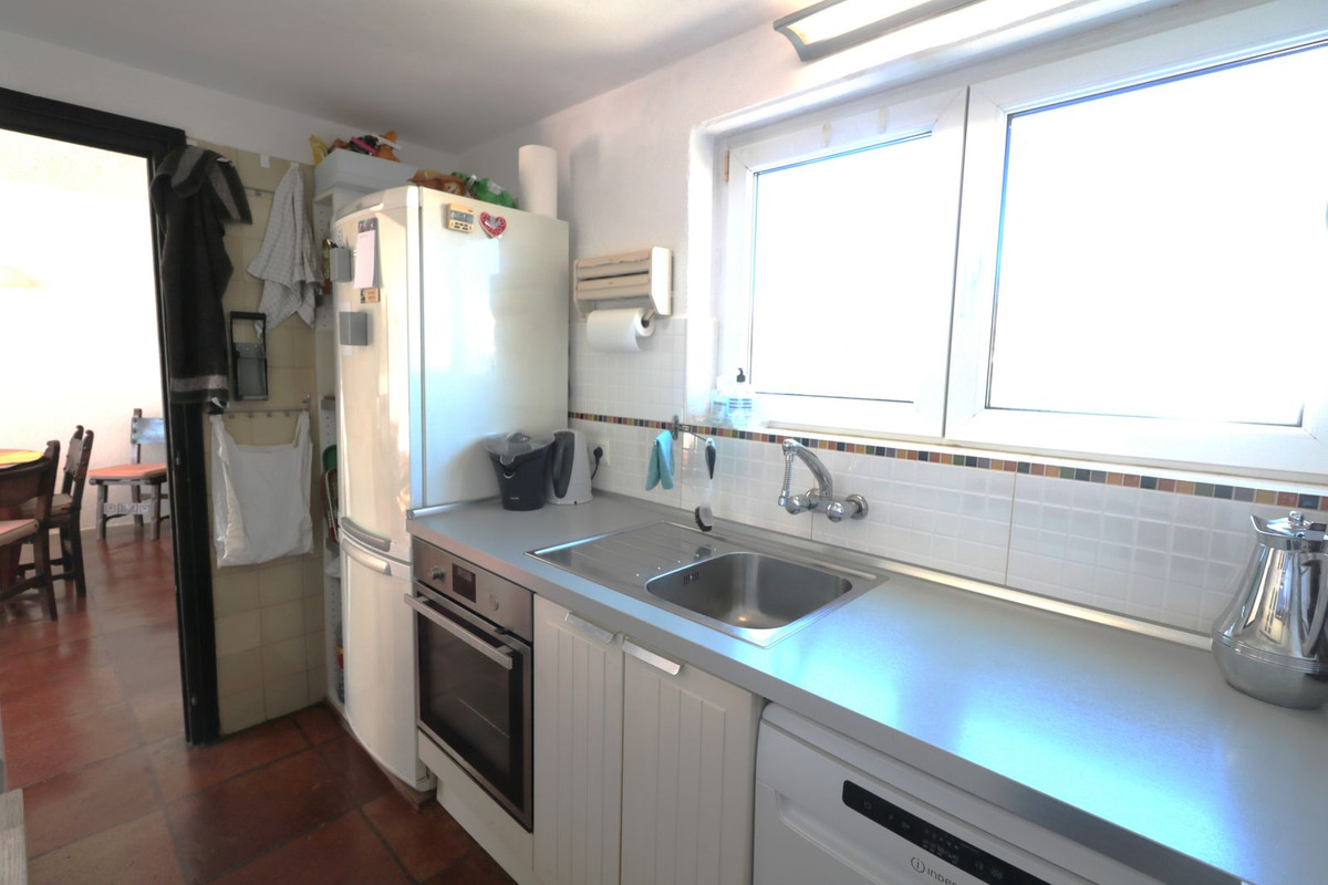 3 Bed Townhouse for sale in Estepona Costa Del Sol, Málaga, Spain