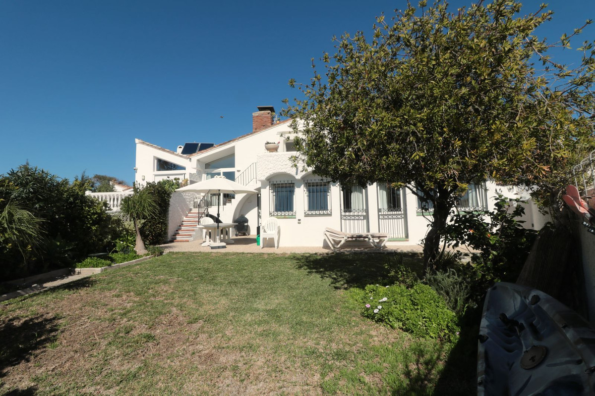 3 Bed Townhouse for sale in Estepona Costa Del Sol, Málaga, Spain
