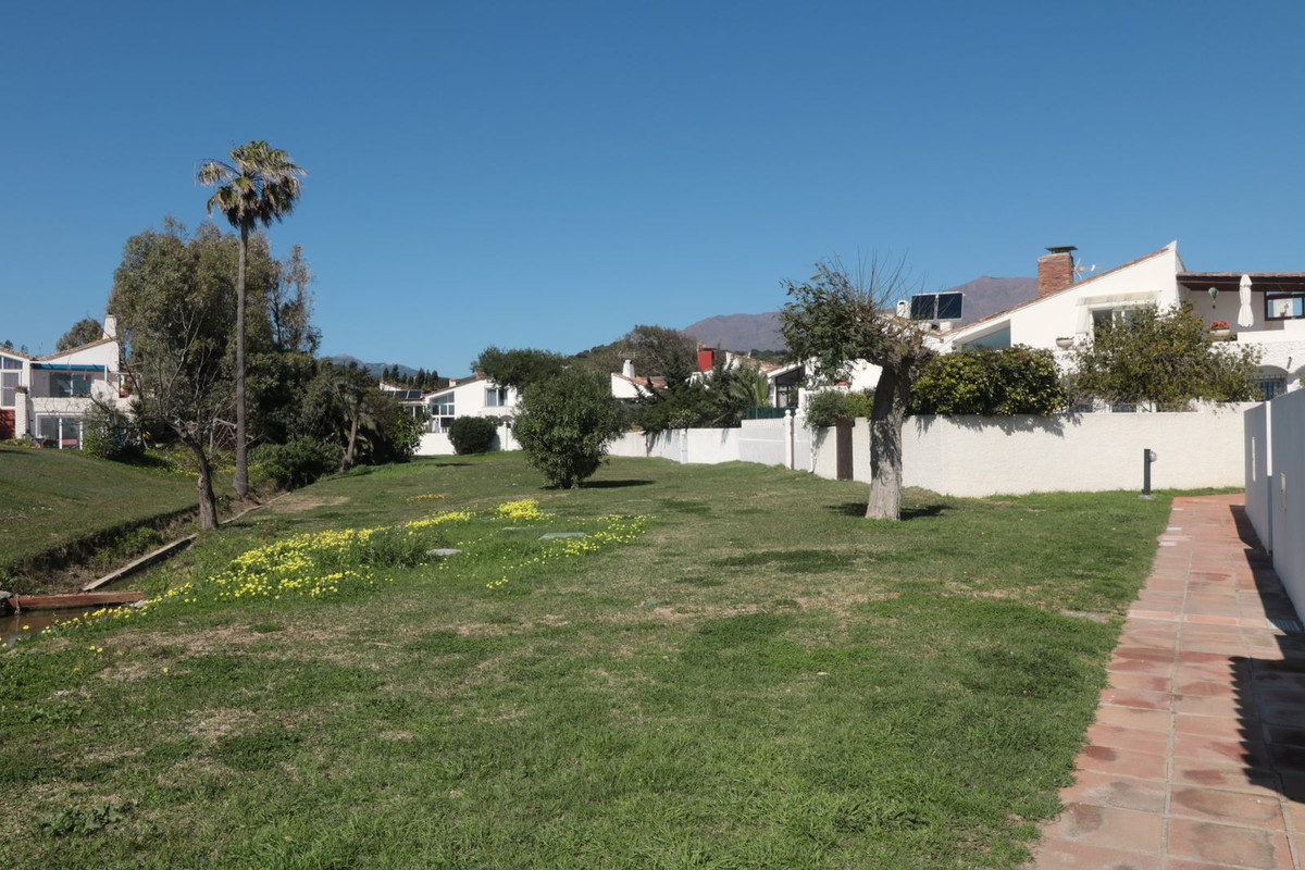 3 Bed Townhouse for sale in Estepona Costa Del Sol, Málaga, Spain