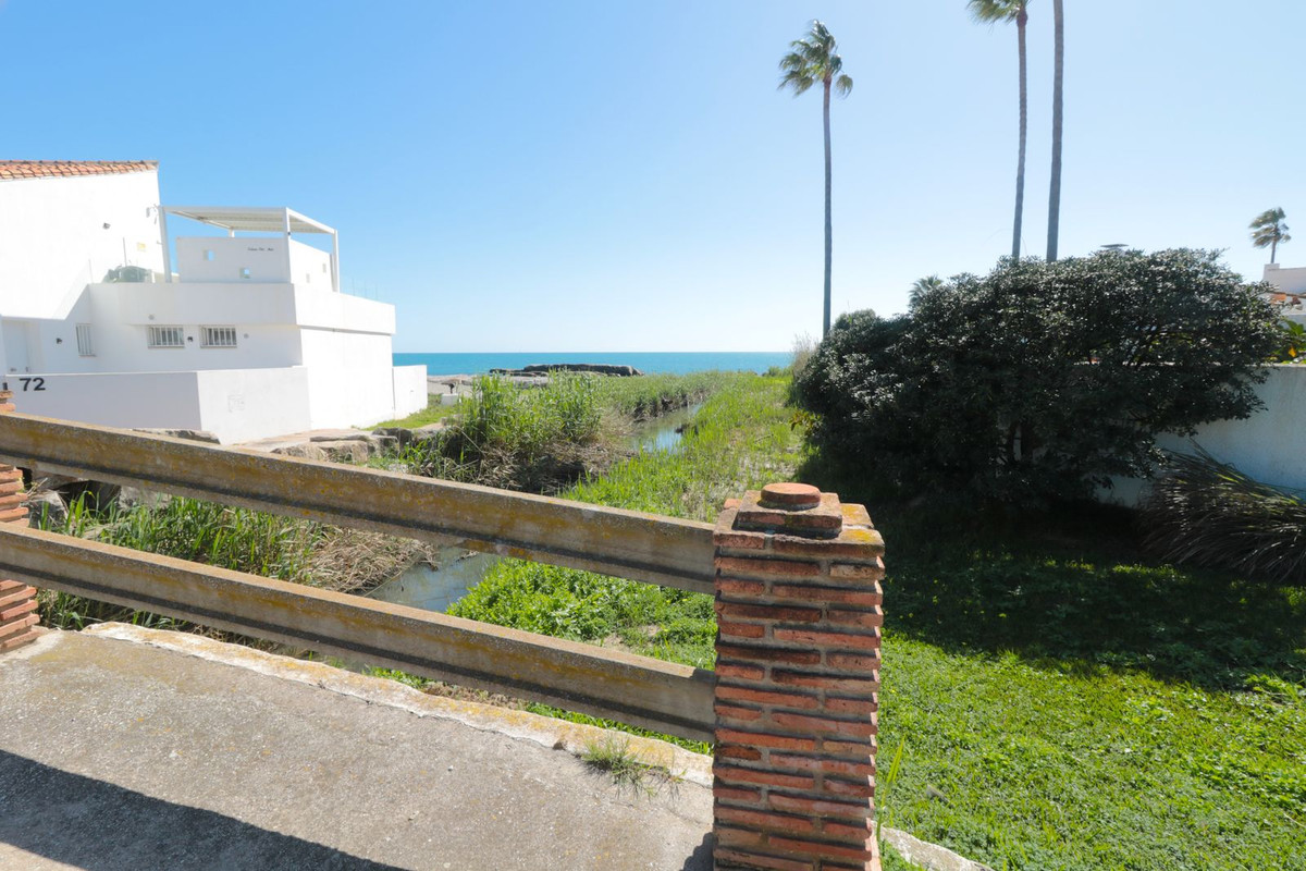 3 Bed Townhouse for sale in Estepona Costa Del Sol, Málaga, Spain