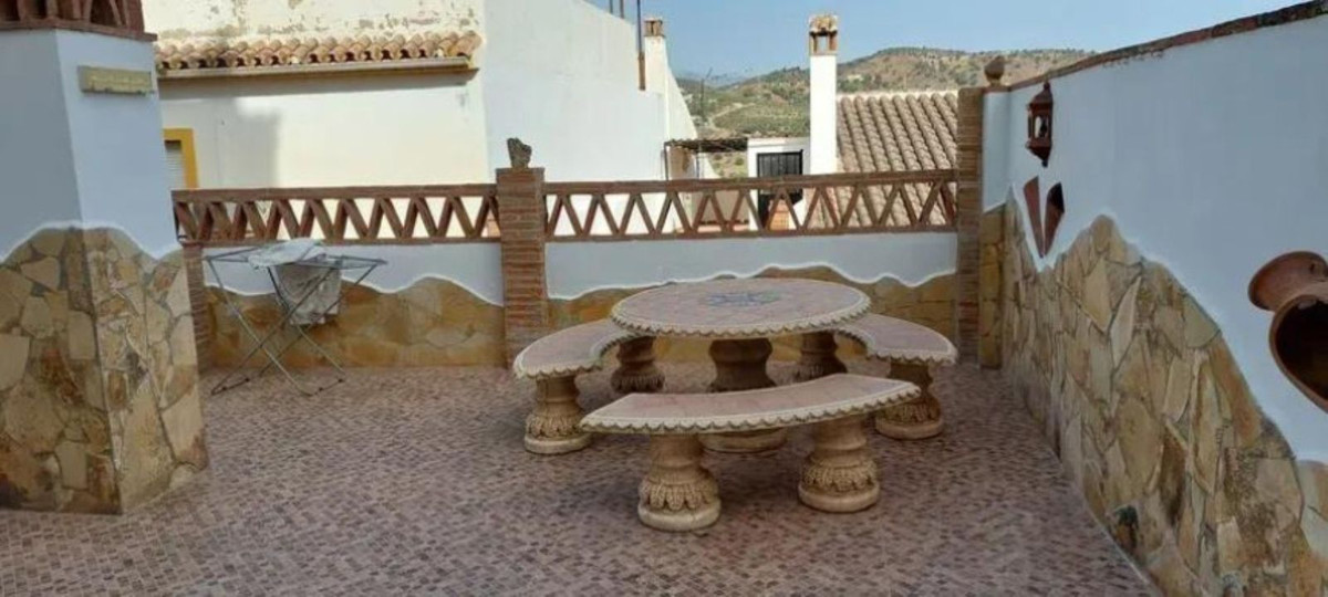 4 Bed Townhouse for sale in Monda Costa Del Sol, Málaga, Spain