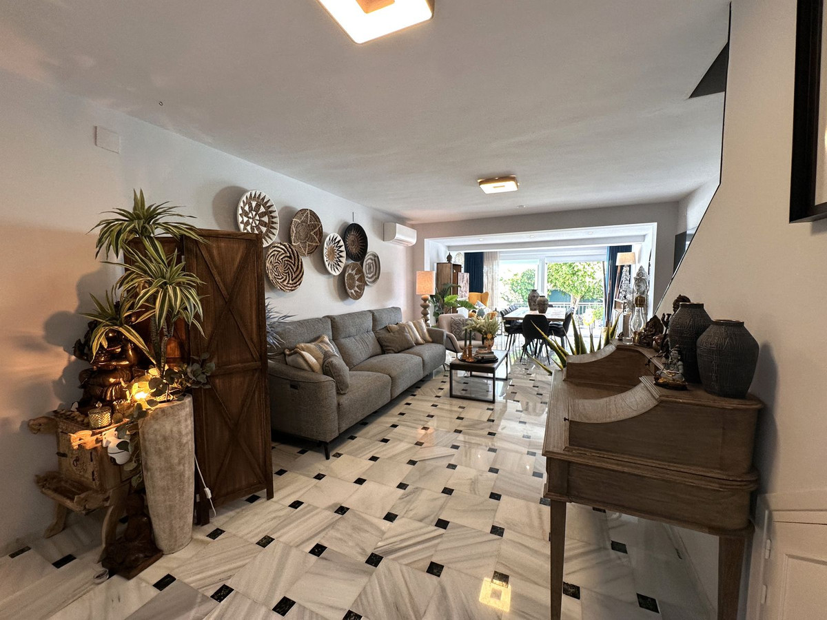 2 Bed Townhouse for sale in Benalmadena Costa Del Sol, Málaga, Spain