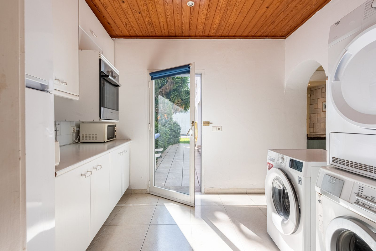 4 Bed Townhouse for sale in San Pedro De Alcántara Costa Del Sol, Málaga, Spain