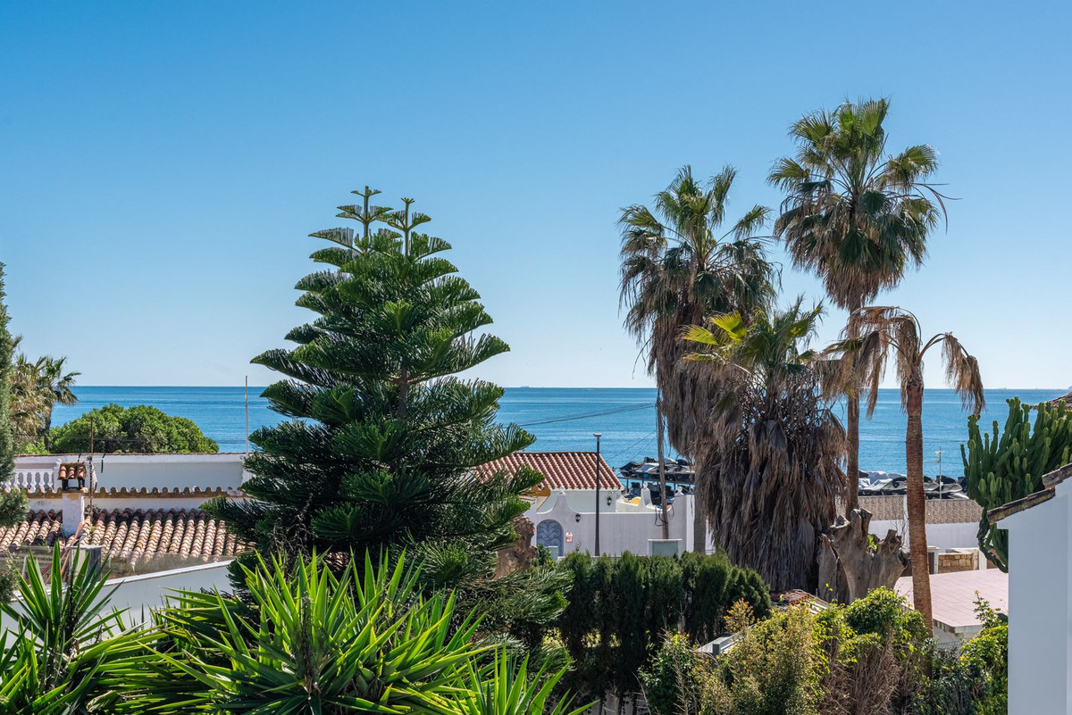 4 Bed Townhouse for sale in San Pedro De Alcántara Costa Del Sol, Málaga, Spain