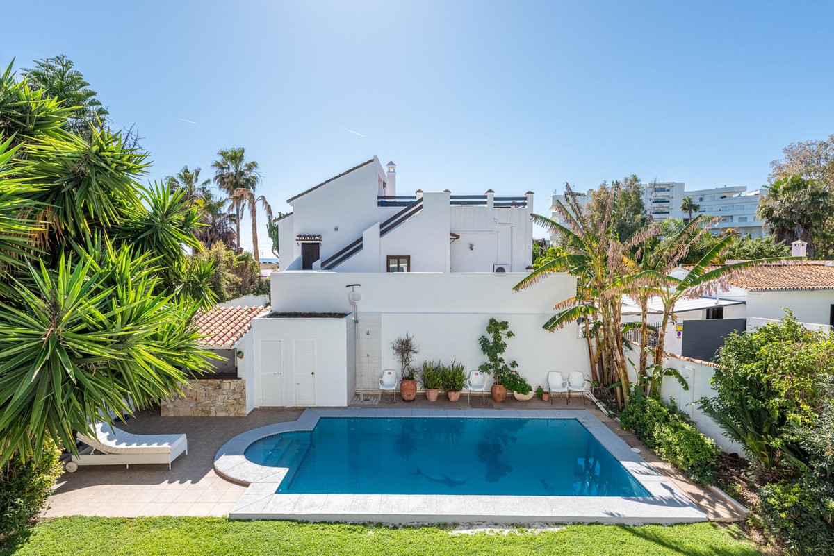 4 Bed Townhouse for sale in San Pedro De Alcántara Costa Del Sol, Málaga, Spain