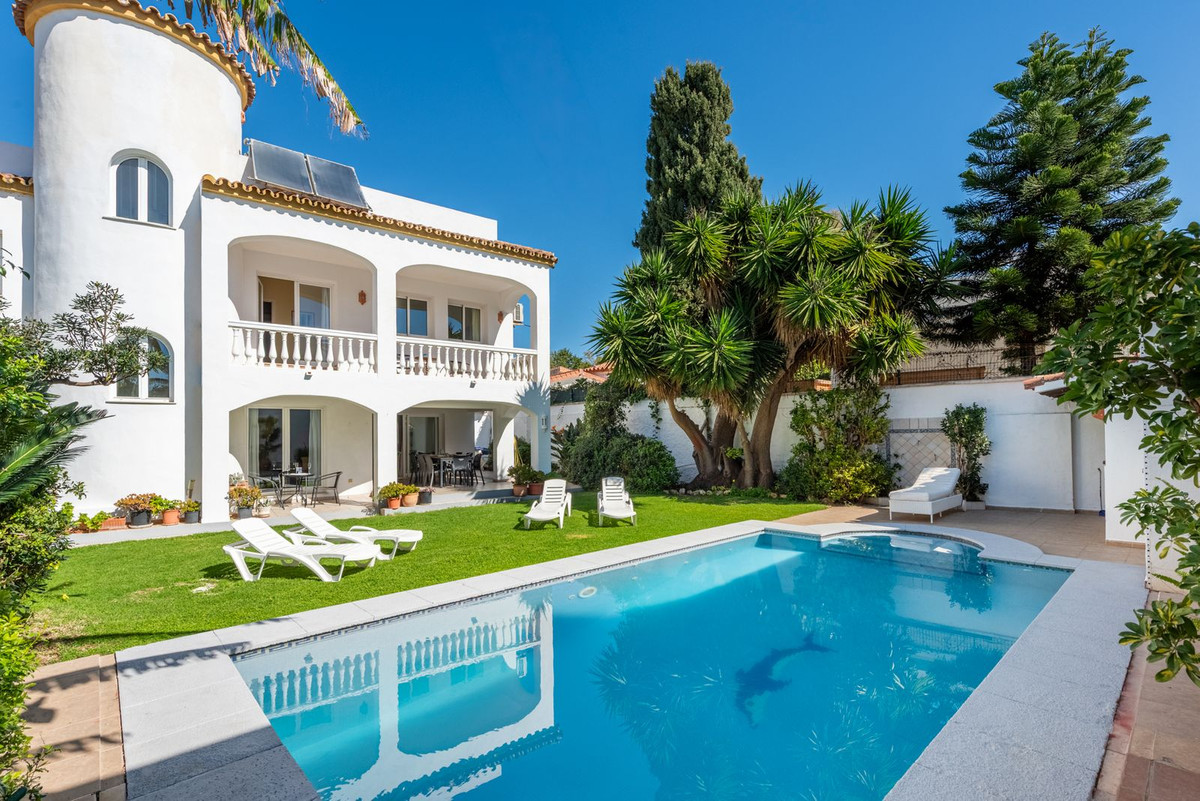 4 Bed Townhouse for sale in San Pedro De Alcántara Costa Del Sol, Málaga, Spain