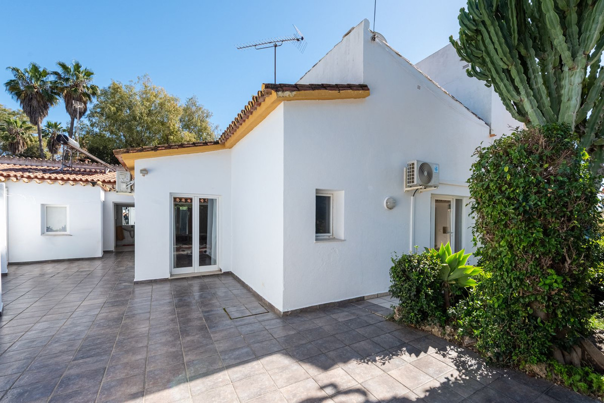 4 Bed Townhouse for sale in San Pedro De Alcántara Costa Del Sol, Málaga, Spain