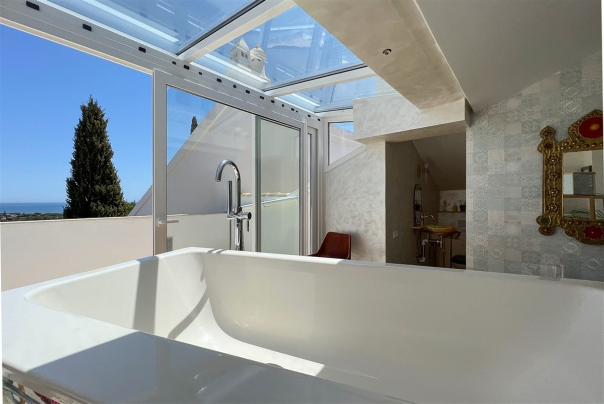 4 Bed Townhouse for sale in Calahonda Costa Del Sol, Málaga, Spain
