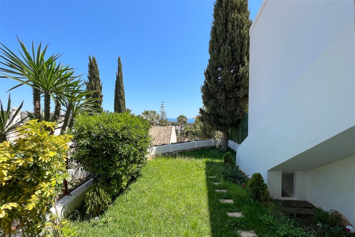4 Bed Townhouse for sale in Calahonda Costa Del Sol, Málaga, Spain