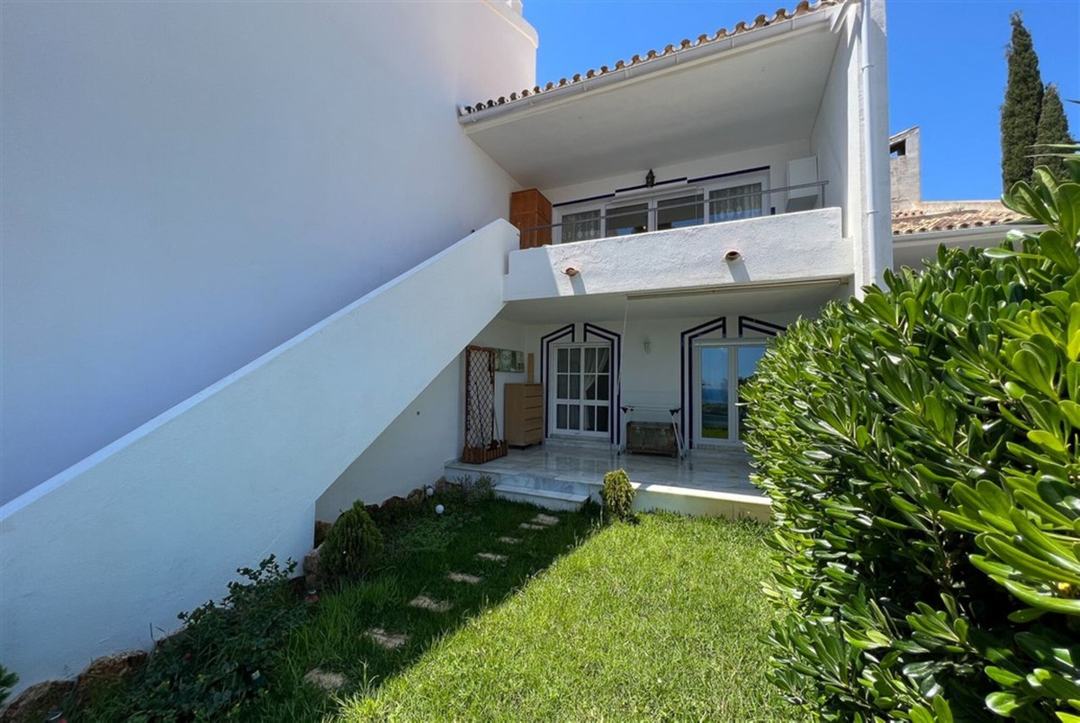 4 Bed Townhouse for sale in Calahonda Costa Del Sol, Málaga, Spain
