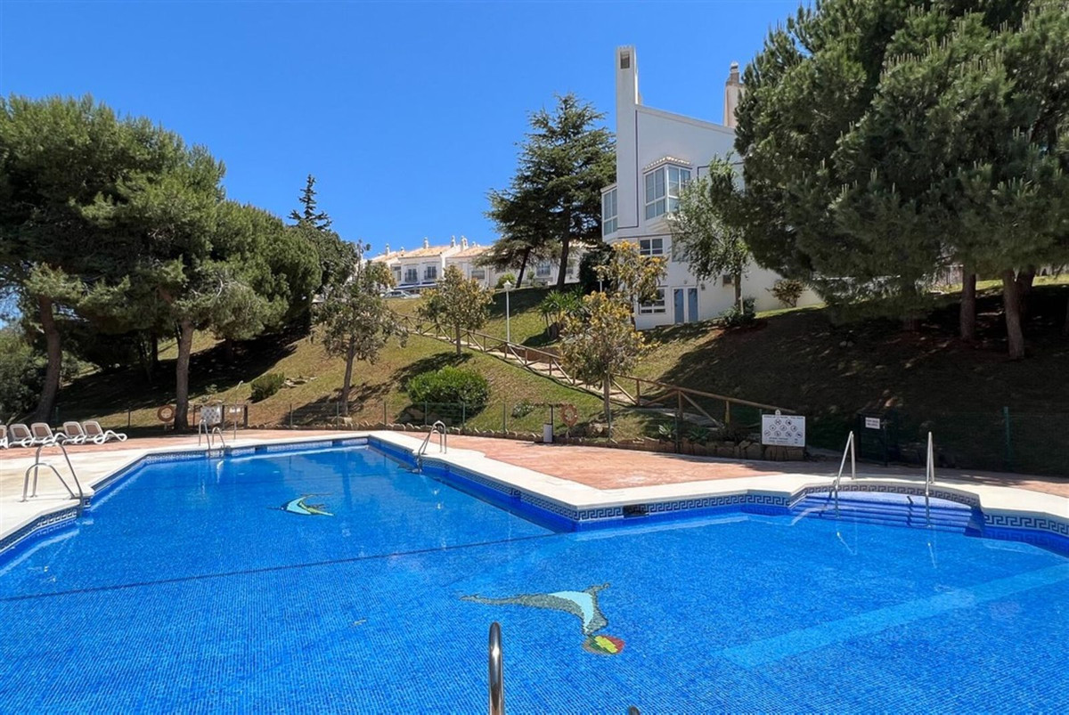 4 Bed Townhouse for sale in Calahonda Costa Del Sol, Málaga, Spain