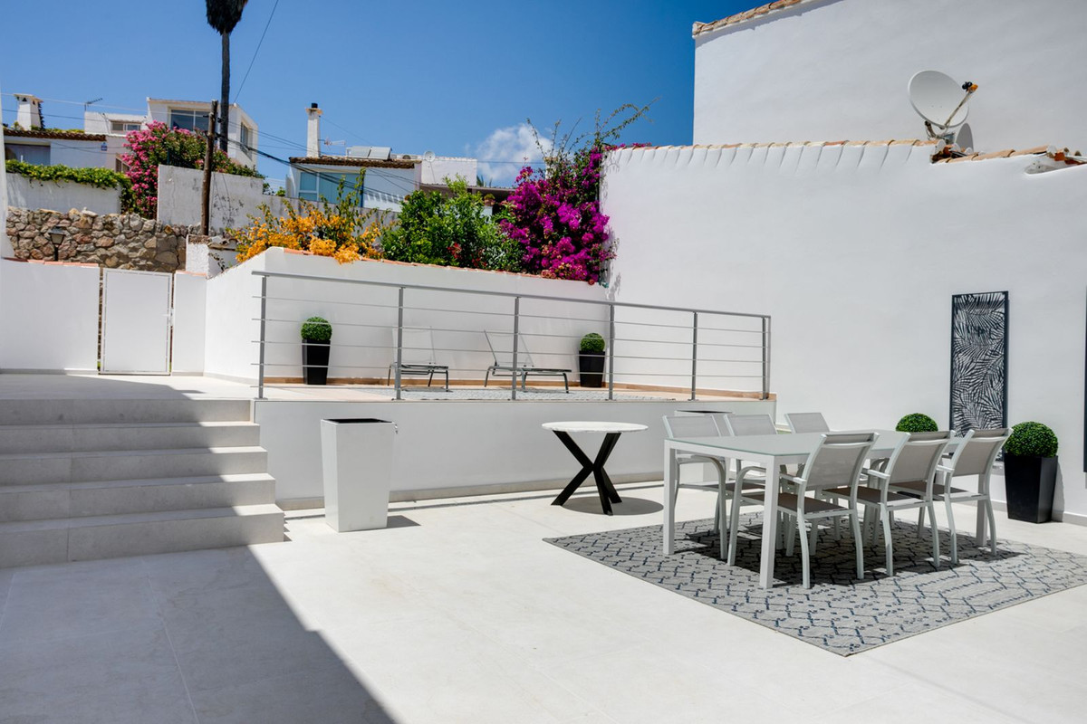 Se vende Villa - Chalet de 3 dormitorios en Costa Del Sol, Málaga, España