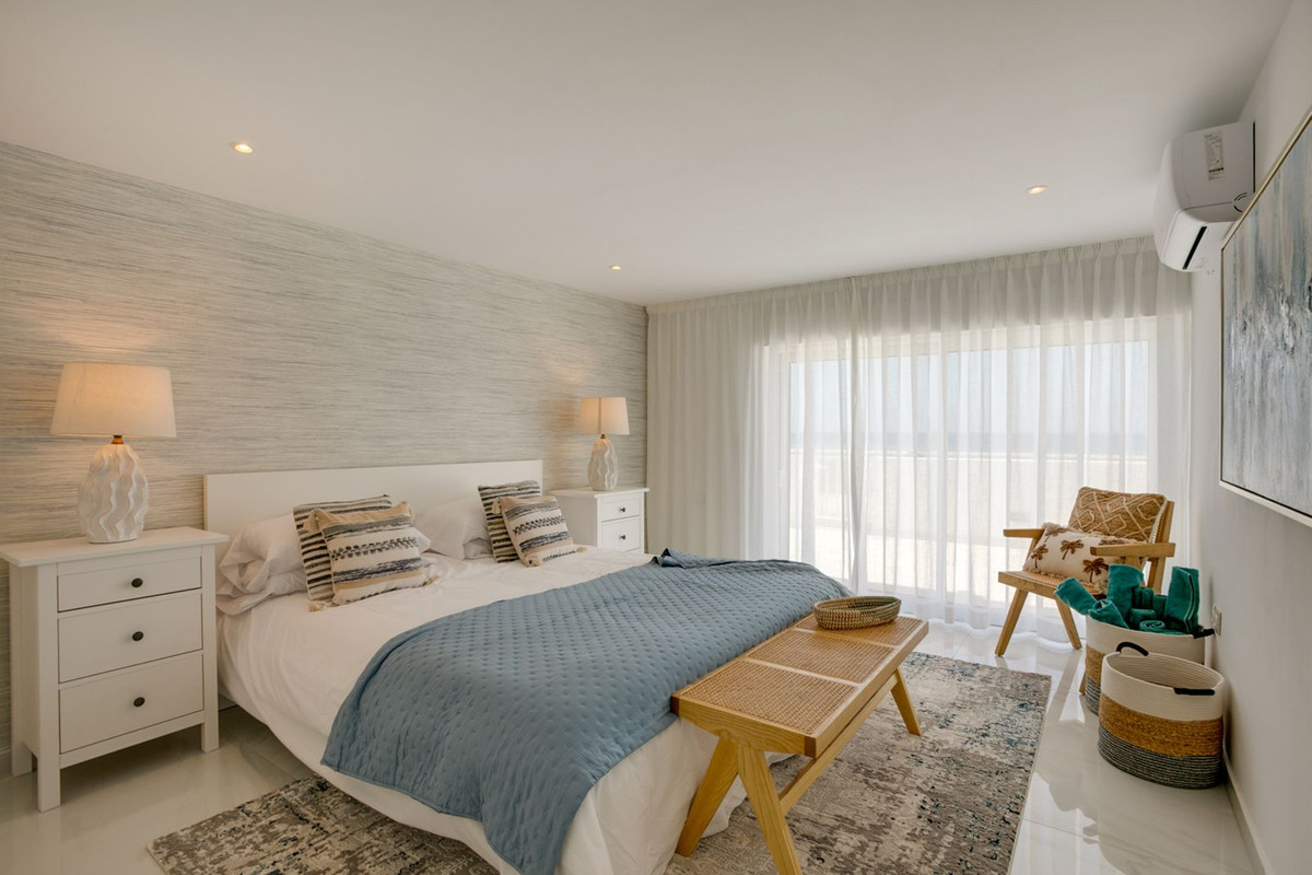 Se vende Villa - Chalet de 3 dormitorios en Costa Del Sol, Málaga, España