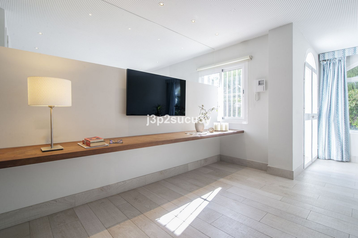 3 Bed Apartment for sale in Guadalmina Baja Costa Del Sol, Málaga, Spain