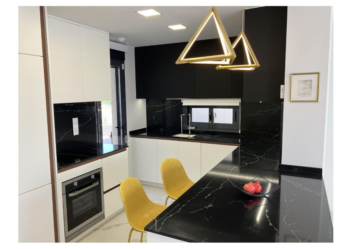 Se vende Bungalow de 2 dormitorios en Costa Blanca, Alicante, España