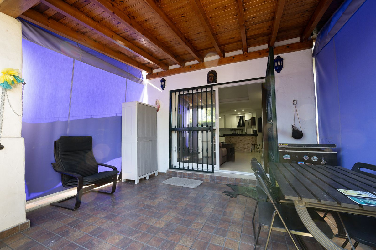 2 Bed Apartment for sale in Calahonda Costa Del Sol, Málaga, Spain