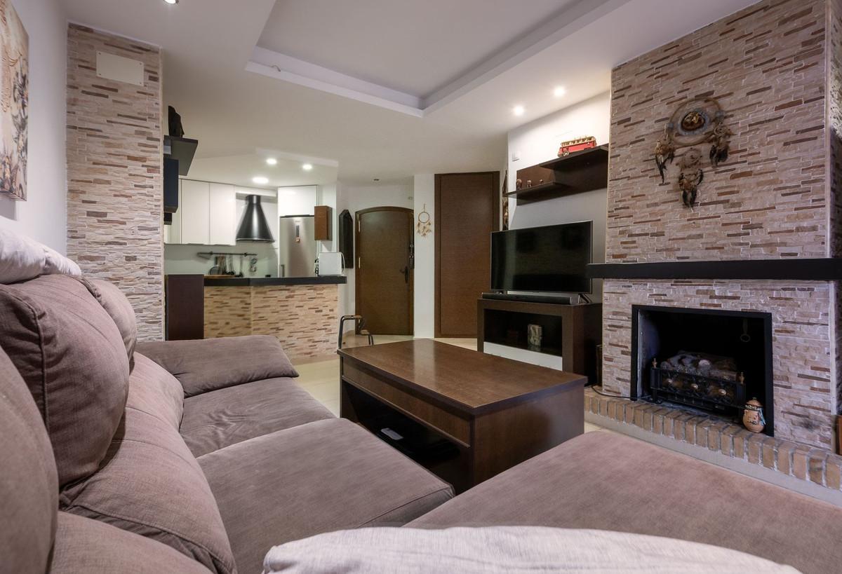 2 Bed Apartment for sale in Calahonda Costa Del Sol, Málaga, Spain