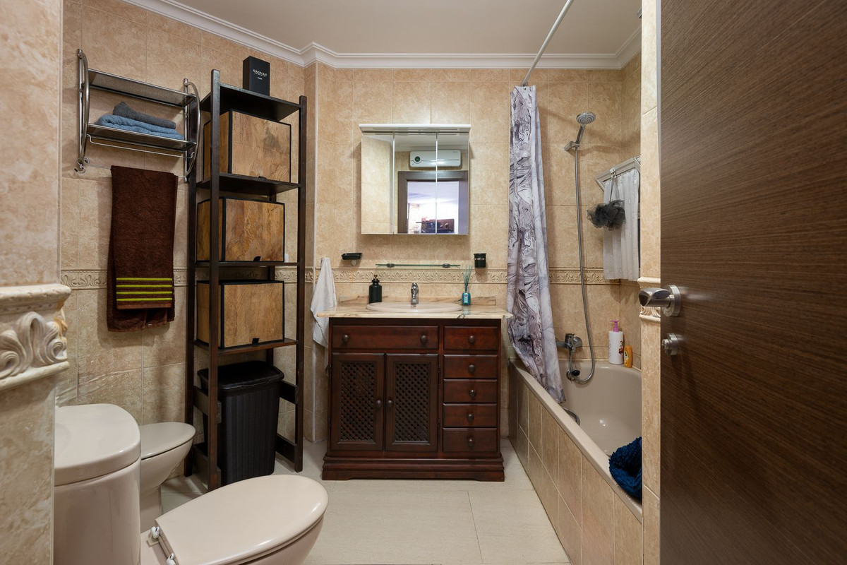 2 Bed Apartment for sale in Calahonda Costa Del Sol, Málaga, Spain