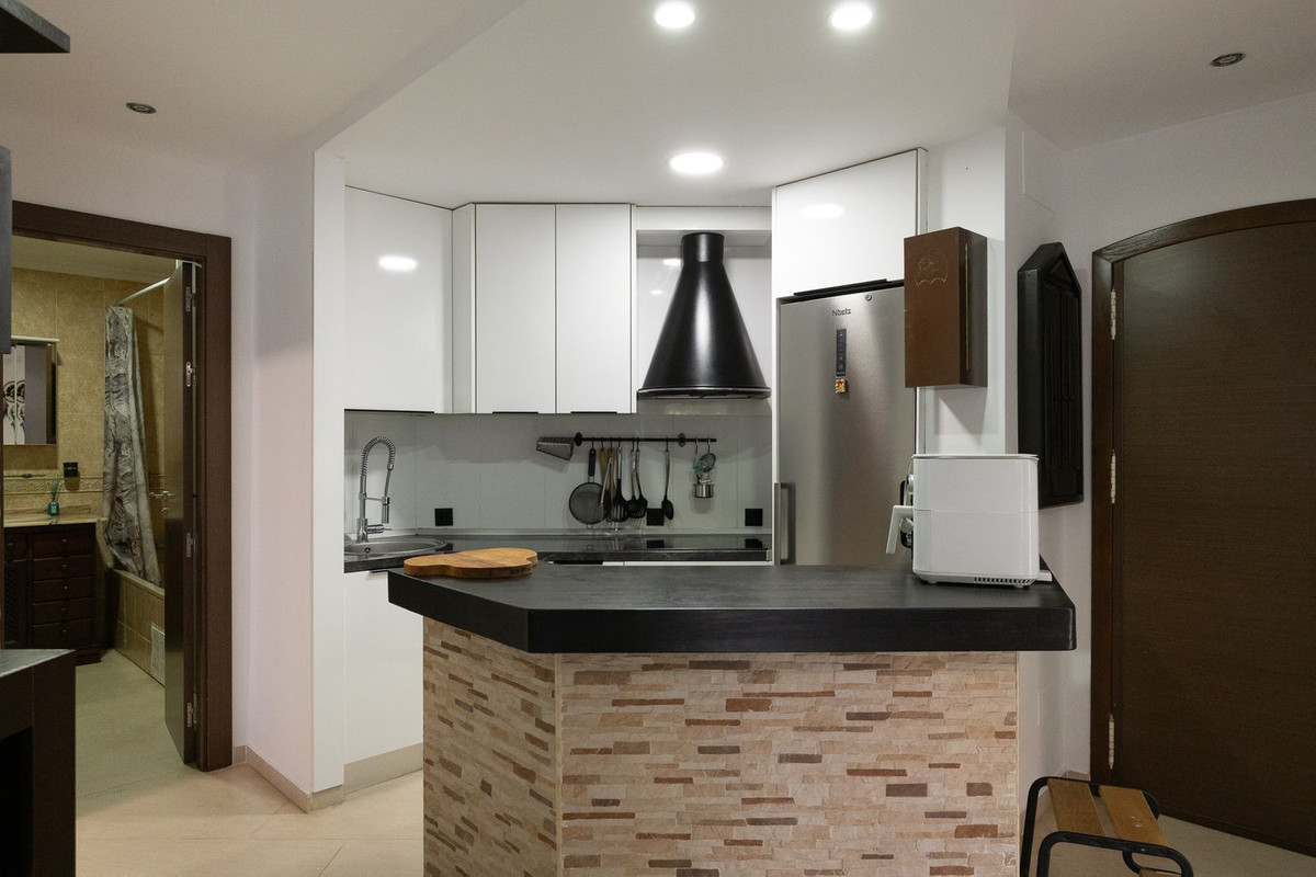 2 Bed Apartment for sale in Calahonda Costa Del Sol, Málaga, Spain