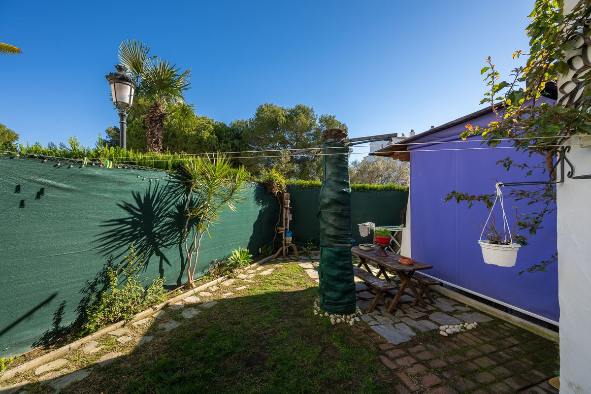 2 Bed Apartment for sale in Calahonda Costa Del Sol, Málaga, Spain