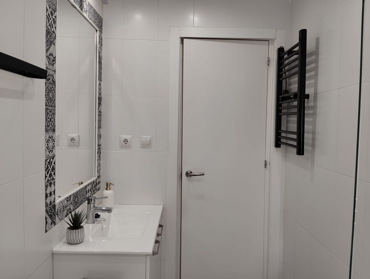 2 Bed Apartment for sale in Marbella Costa Del Sol, Málaga, Spain