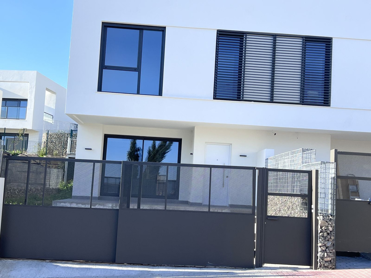 Se vende Pareada de 3 dormitorios en Costa Del Sol, Málaga, España
