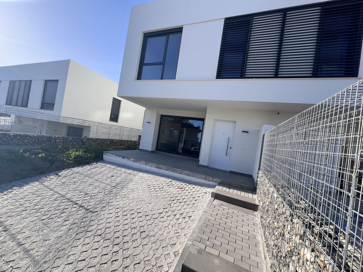 Se vende Pareada de 3 dormitorios en Costa Del Sol, Málaga, España
