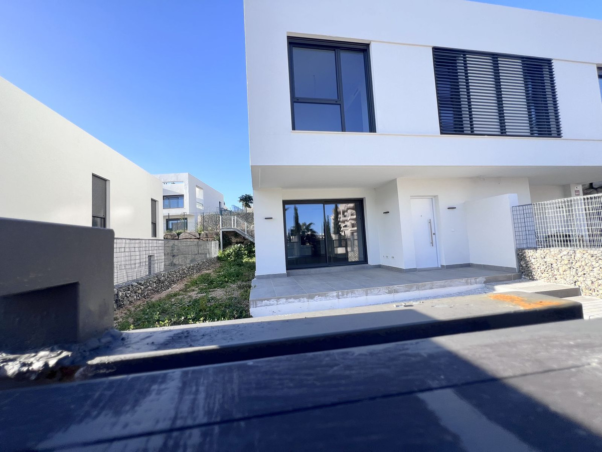 Se vende Pareada de 3 dormitorios en Costa Del Sol, Málaga, España