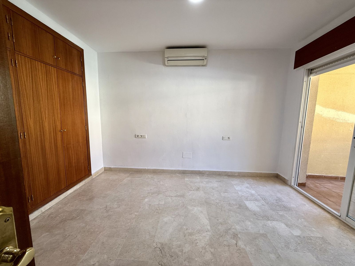 Se vende Apartamento Planta Media de 3 dormitorios en Costa Del Sol, Málaga, España