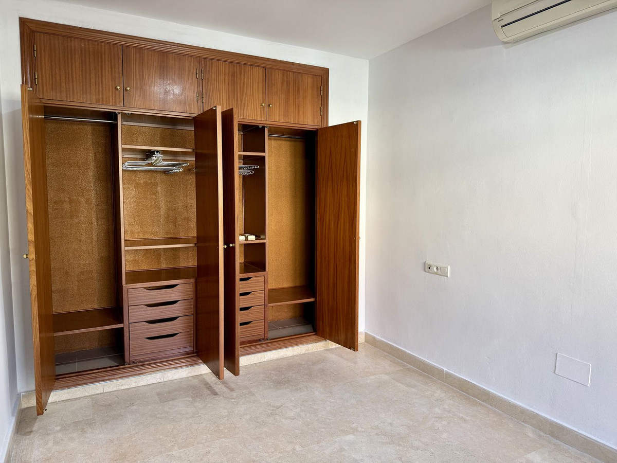 Se vende Apartamento Planta Media de 3 dormitorios en Costa Del Sol, Málaga, España
