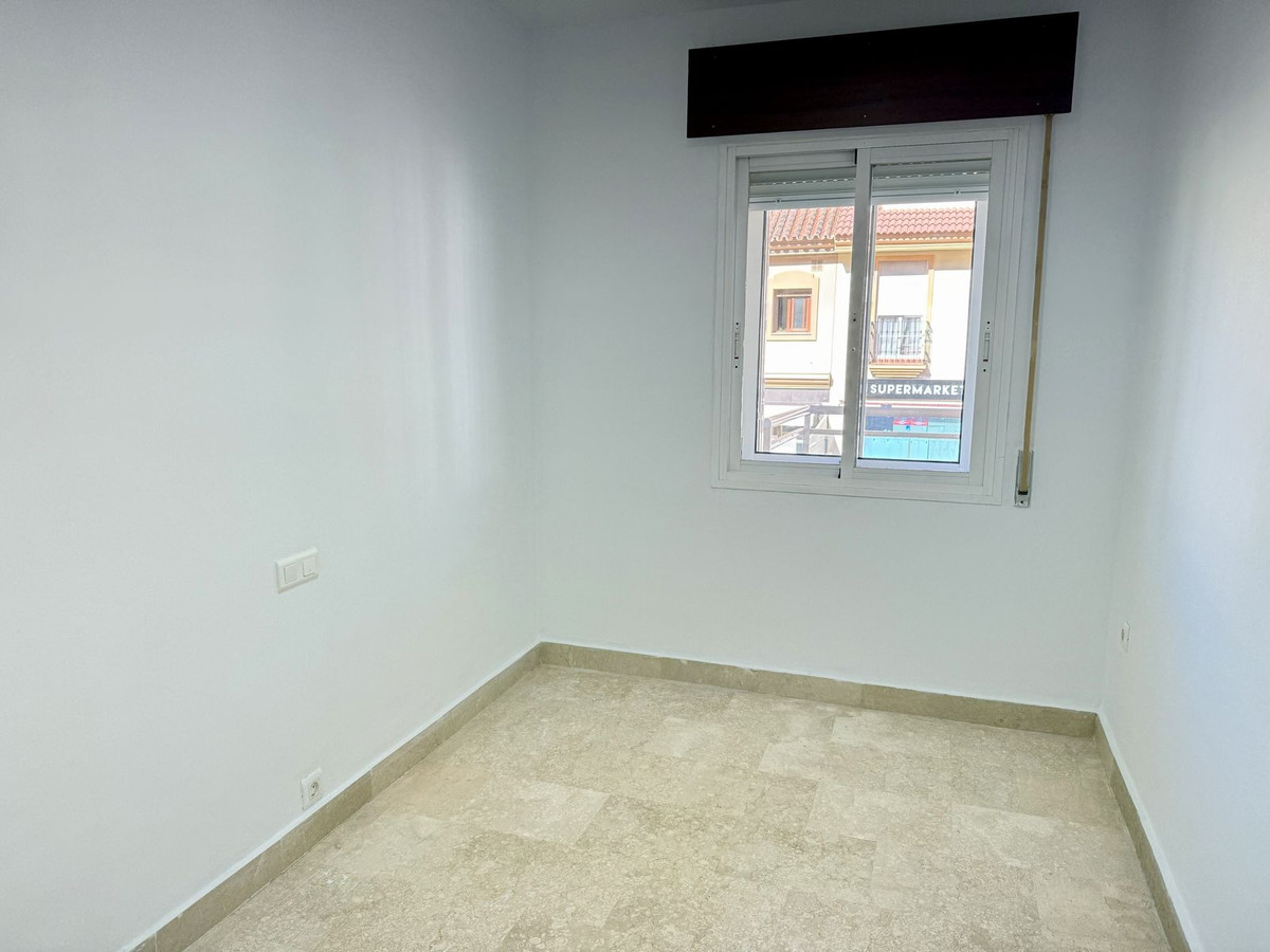 Se vende Apartamento Planta Media de 3 dormitorios en Costa Del Sol, Málaga, España