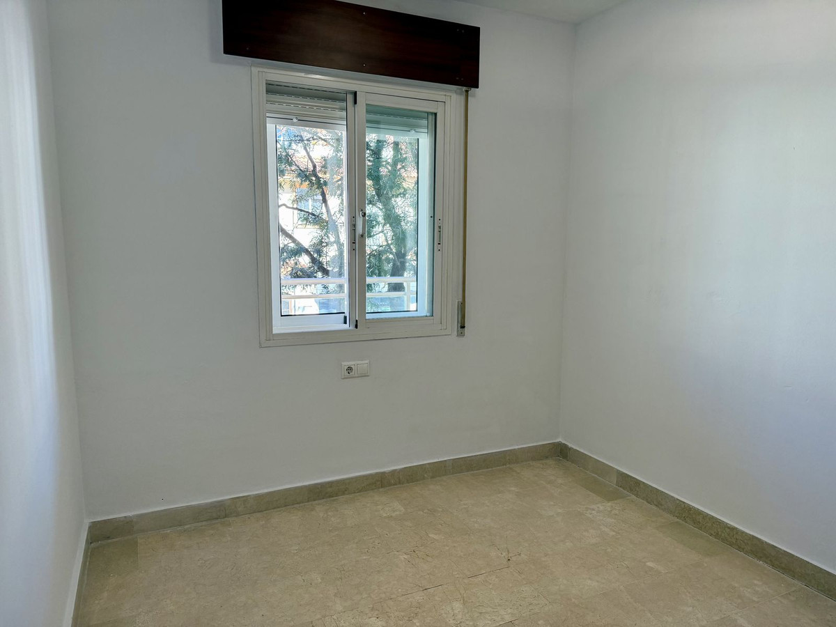 Se vende Apartamento Planta Media de 3 dormitorios en Costa Del Sol, Málaga, España