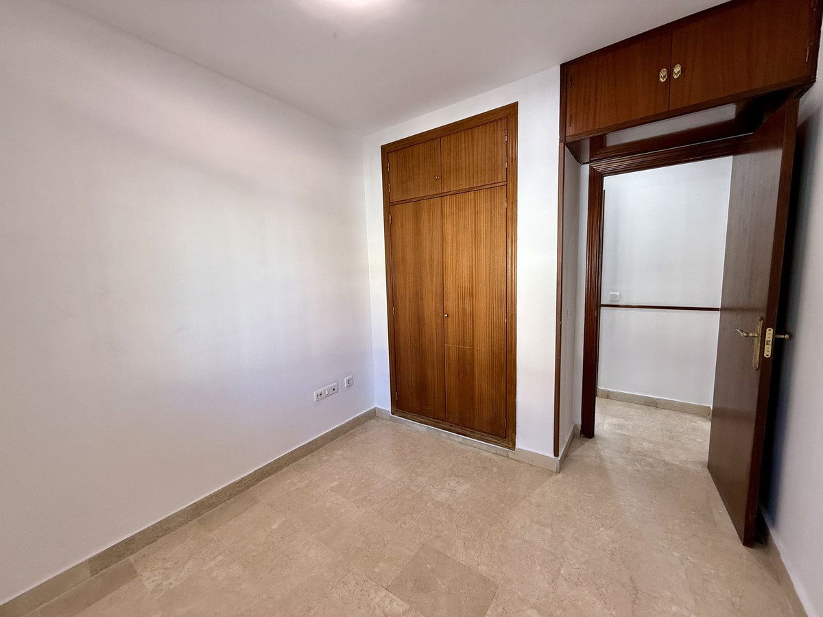 Se vende Apartamento Planta Media de 3 dormitorios en Costa Del Sol, Málaga, España