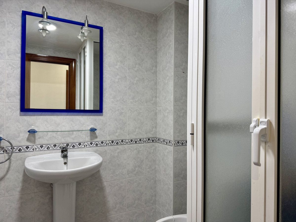 Se vende Apartamento Planta Media de 3 dormitorios en Costa Del Sol, Málaga, España