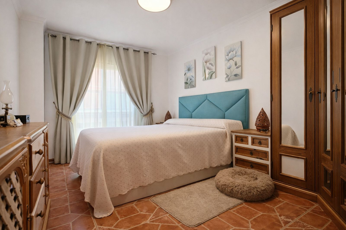 3 Bed Apartment for sale in Estepona Costa Del Sol, Málaga, Spain