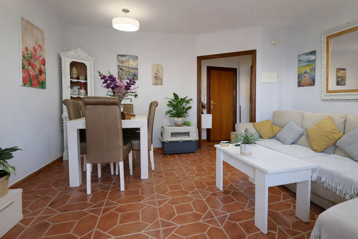3 Bed Apartment for sale in Estepona Costa Del Sol, Málaga, Spain