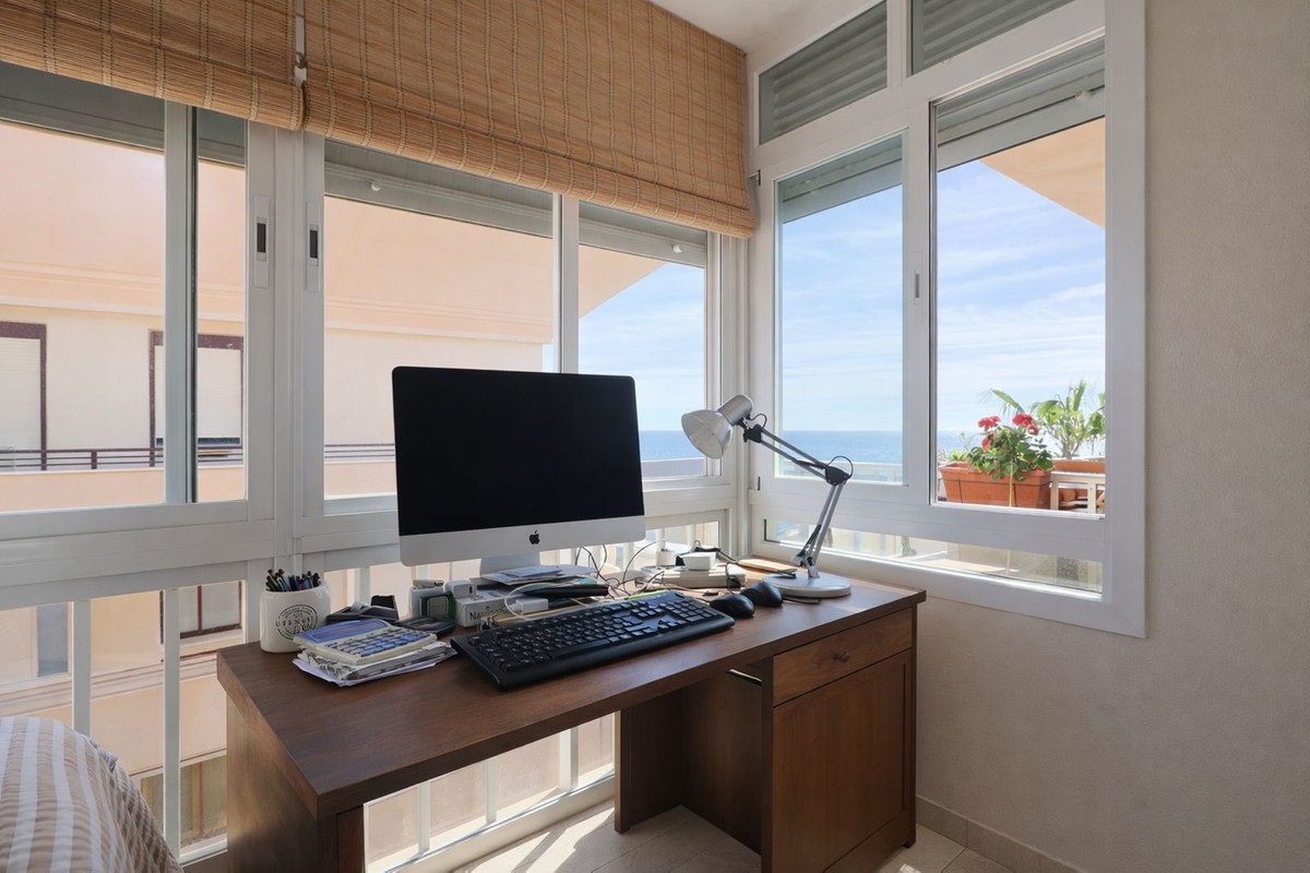 3 Bed Apartment for sale in Estepona Costa Del Sol, Málaga, Spain