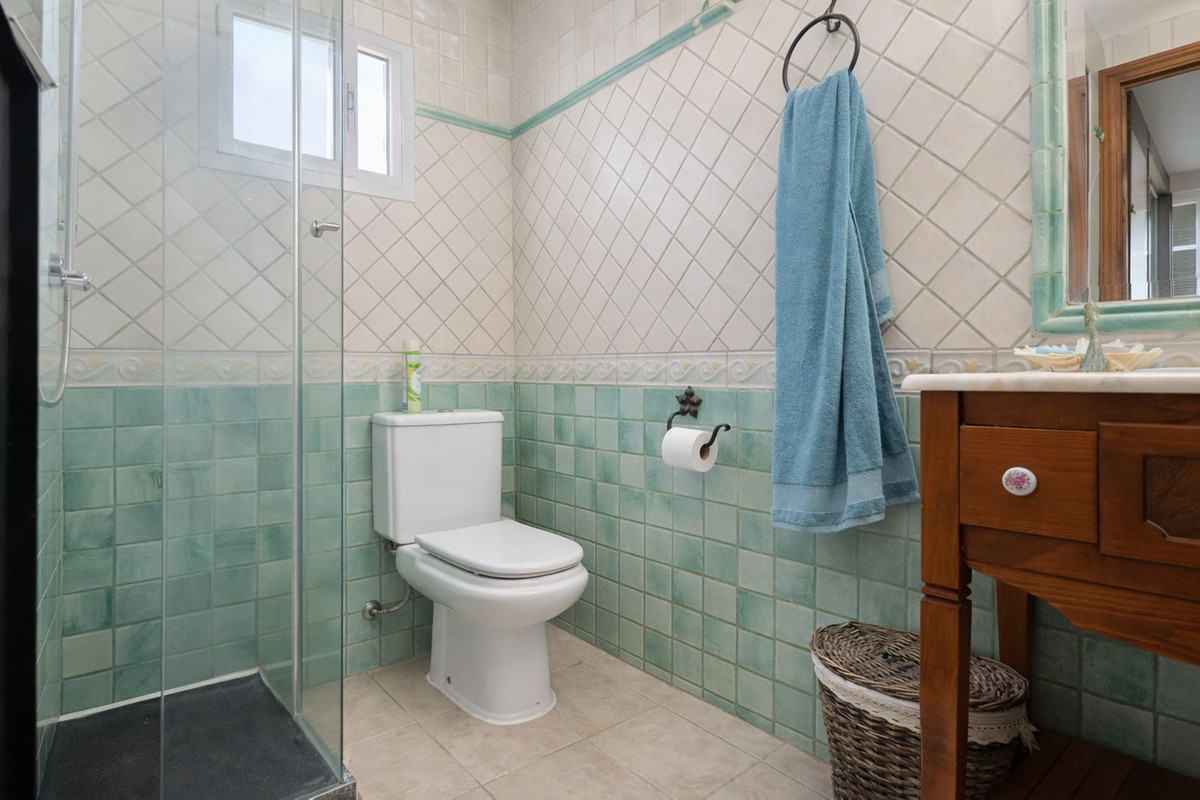 3 Bed Apartment for sale in Estepona Costa Del Sol, Málaga, Spain