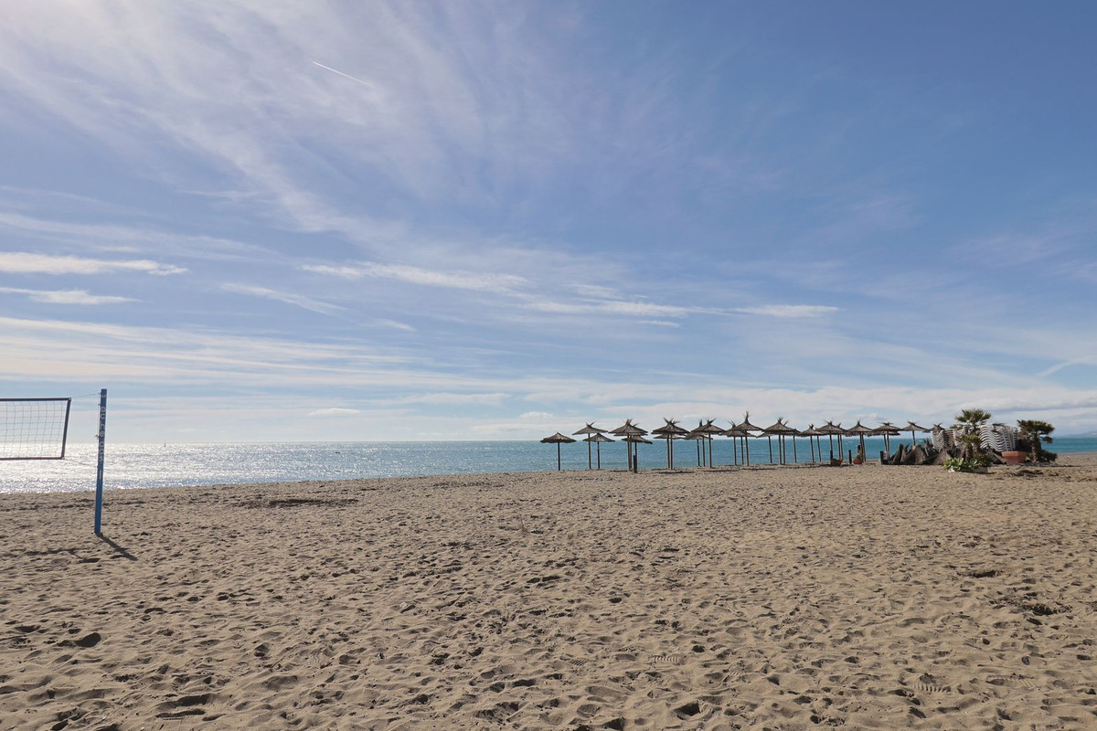 3 Bed Apartment for sale in Estepona Costa Del Sol, Málaga, Spain