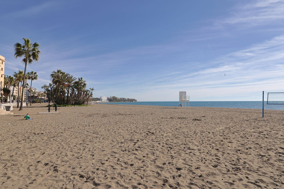 3 Bed Apartment for sale in Estepona Costa Del Sol, Málaga, Spain
