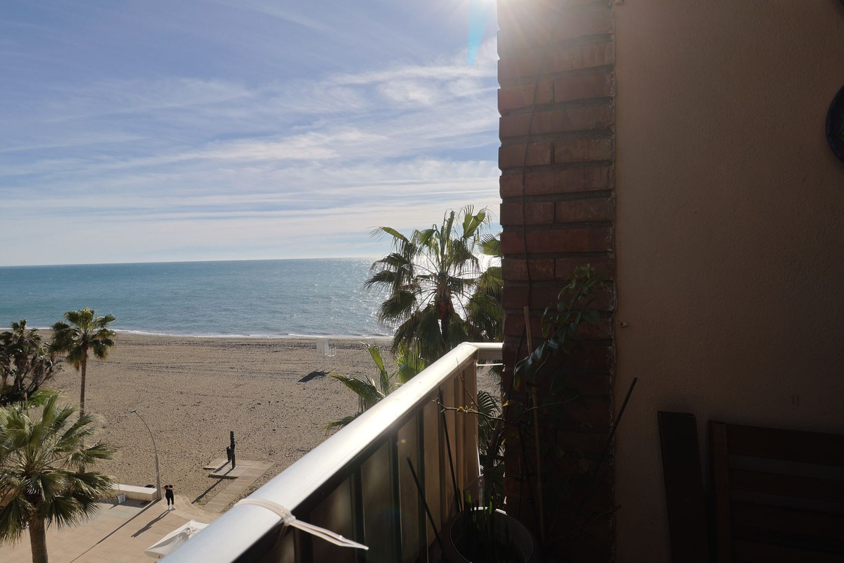 3 Bed Apartment for sale in Estepona Costa Del Sol, Málaga, Spain
