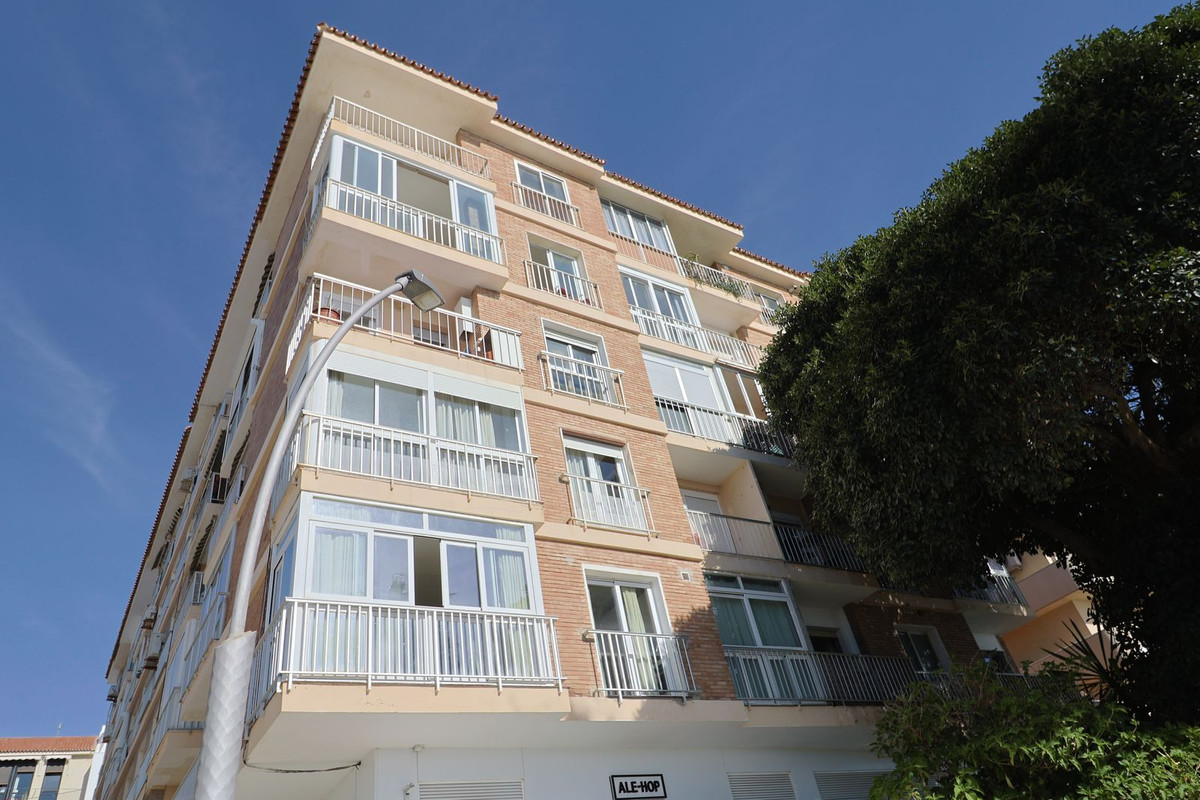 3 Bed Apartment for sale in Estepona Costa Del Sol, Málaga, Spain