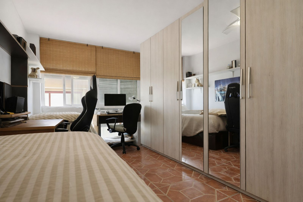 3 Bed Apartment for sale in Estepona Costa Del Sol, Málaga, Spain