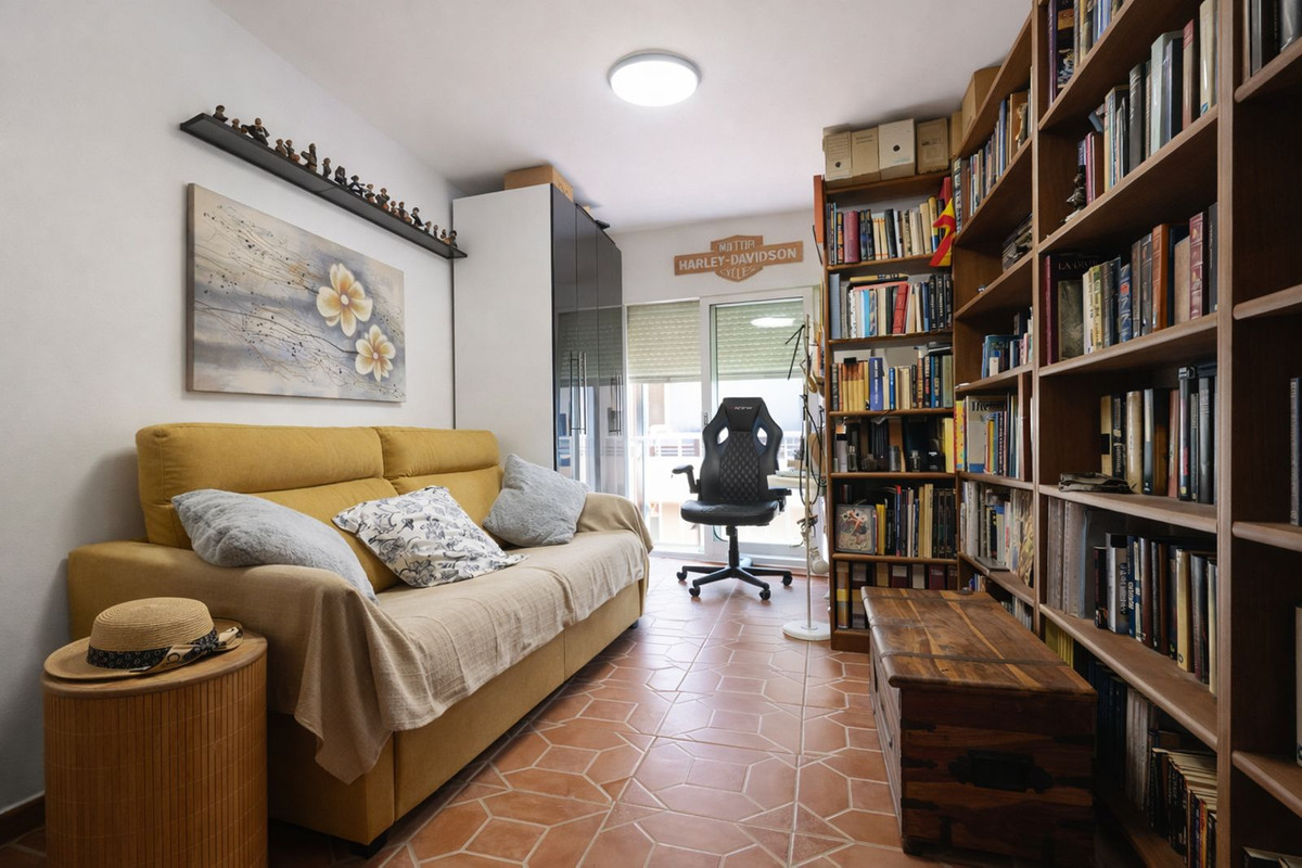 3 Bed Apartment for sale in Estepona Costa Del Sol, Málaga, Spain