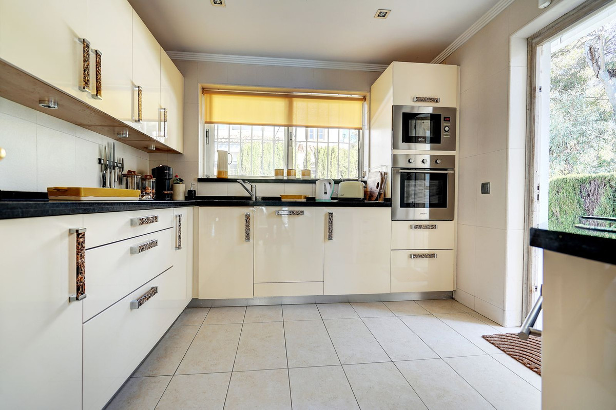 Se vende Villa - Chalet de 3 dormitorios en Costa Del Sol, Málaga, España