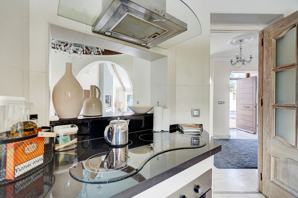 Se vende Villa - Chalet de 3 dormitorios en Costa Del Sol, Málaga, España