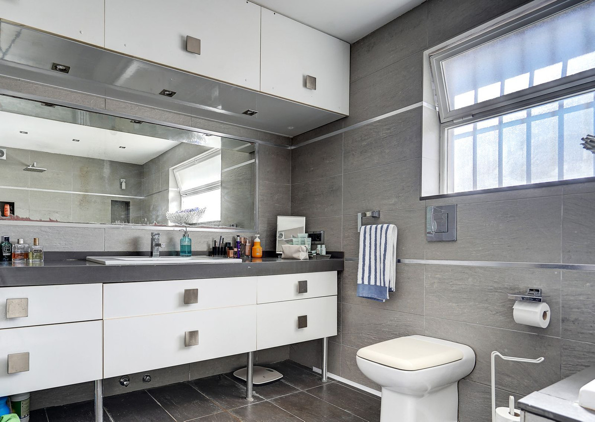 Se vende Villa - Chalet de 3 dormitorios en Costa Del Sol, Málaga, España