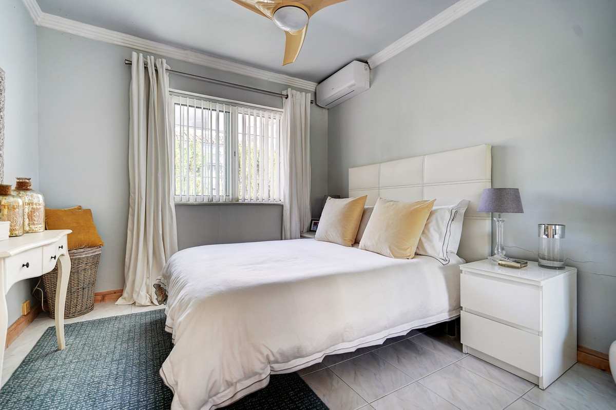 Se vende Villa - Chalet de 3 dormitorios en Costa Del Sol, Málaga, España